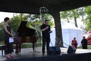 Czar dawnych fortepianów w parku, Piotr Szydłowski
